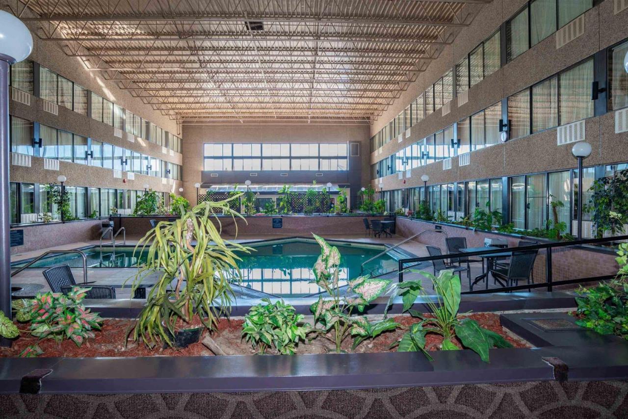 Sandman Hotel קסטלגאר מראה חיצוני תמונה