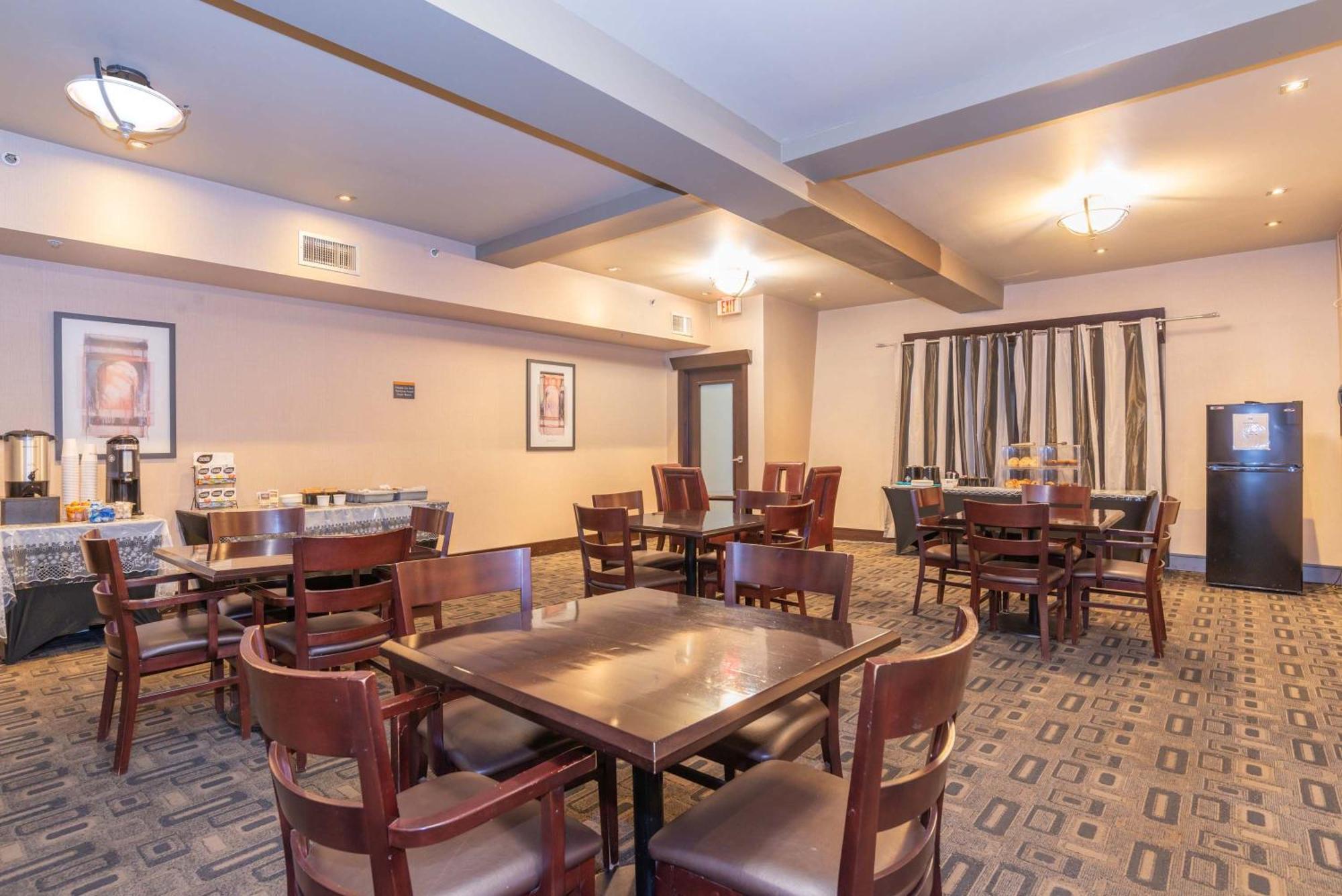 Sandman Hotel קסטלגאר מראה חיצוני תמונה